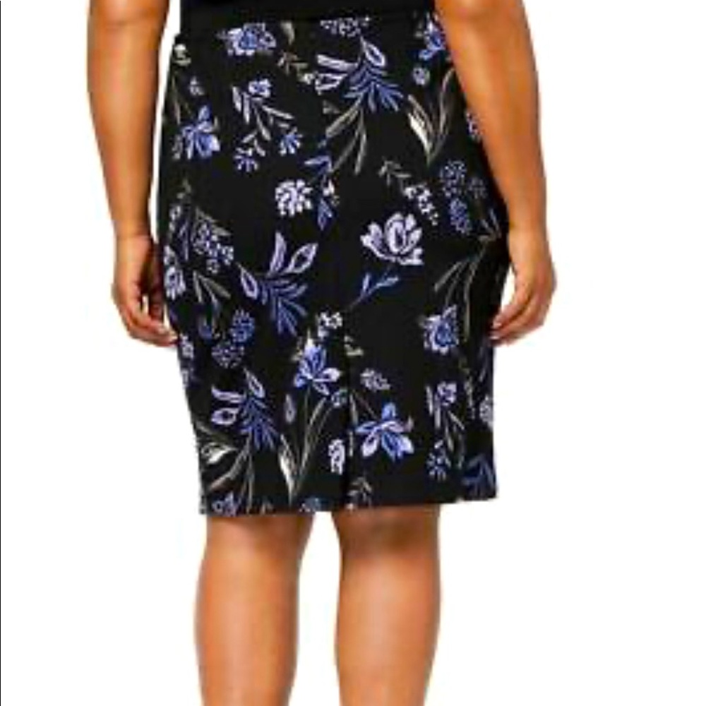 Kasper Slim Skirt - Navy Floral
